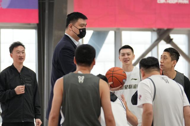 开云手机在线登录官网-全明星新玩法笑声不断 互换角色彼此增进理解